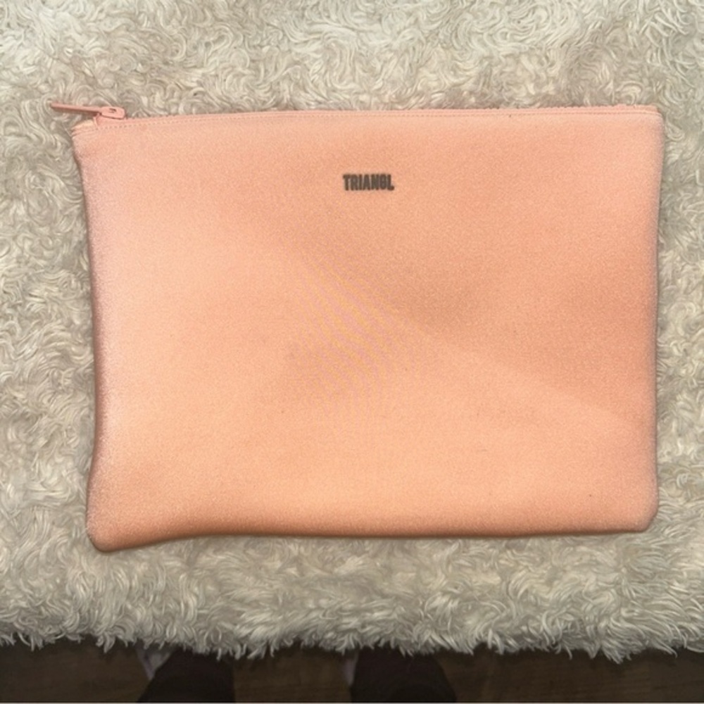 Triangl‎ Peach Pouch